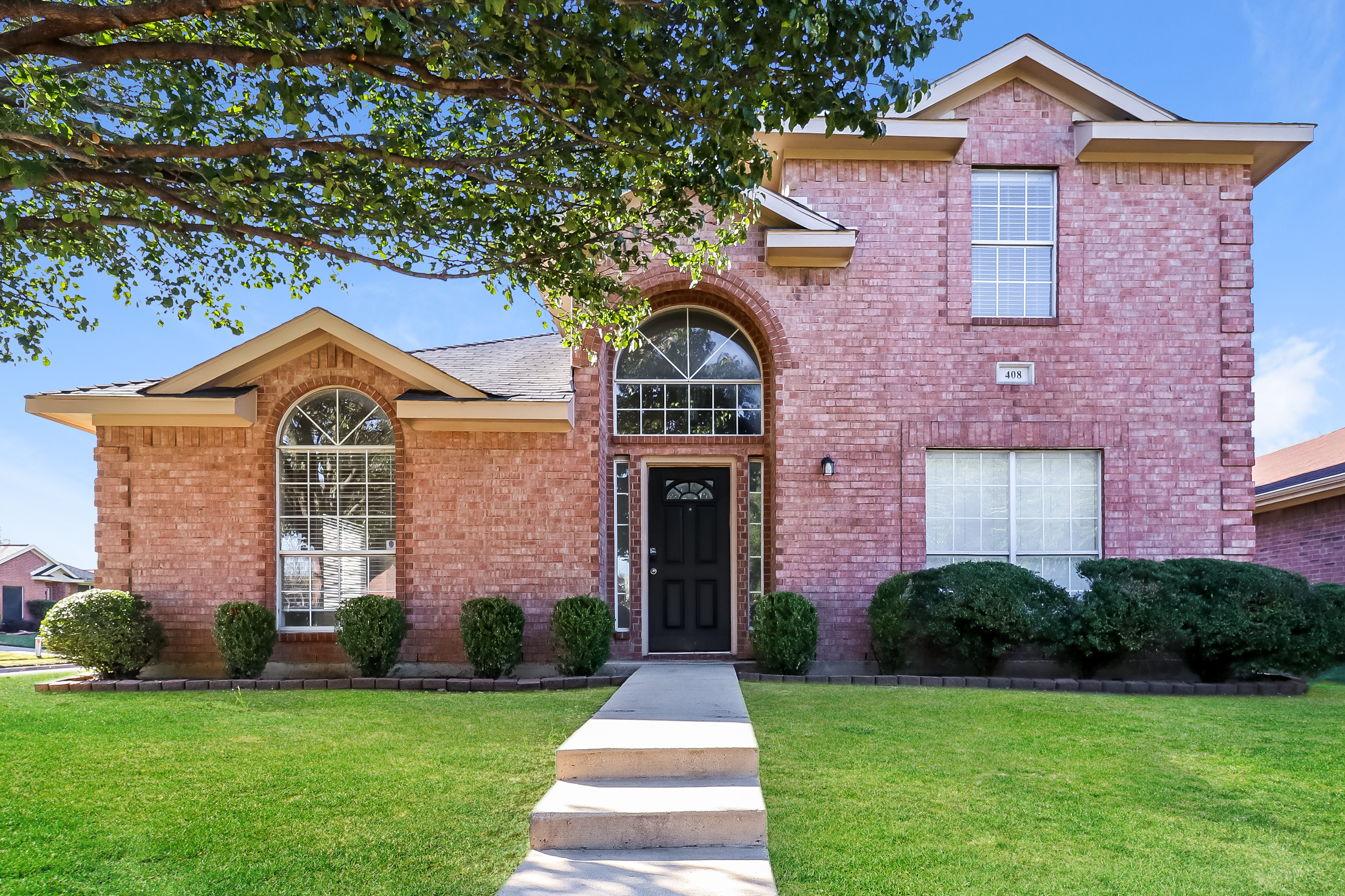 408 Sugar Mill Dr Cedar Hill, TX 75104